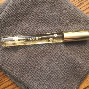 Daisy rollerball by Marc Jacobs